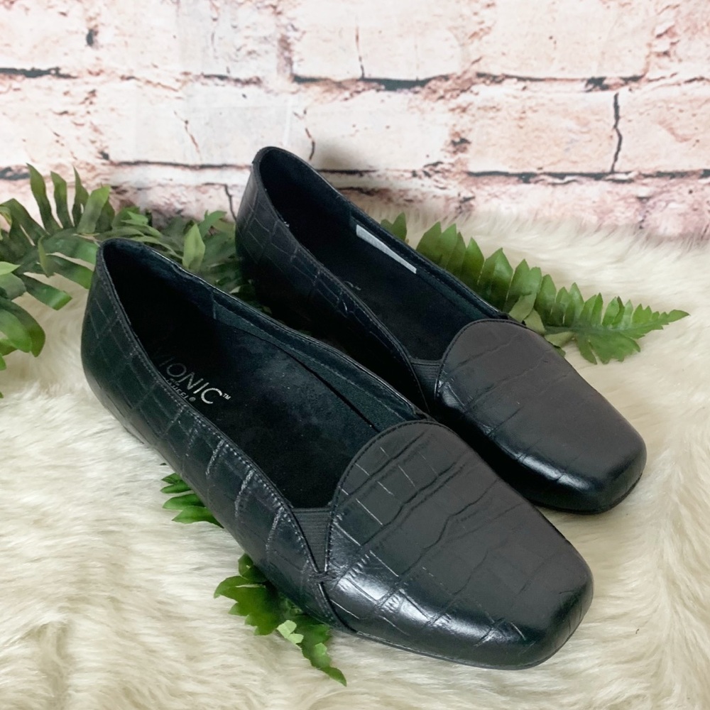 Vionic Dolores Black Flats Size 7